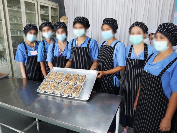 โครงการส่งเสริมทักษะอาชีพ-โรงเรียนสอนทำขนมอบและอาหาร-UFM-ร่วมกับ-กรมราชทัณฑ์.jpg